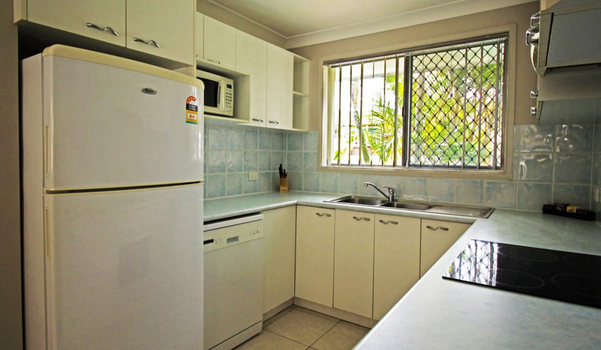 Kitchen of Garden House at Nobby Beach Holiday Village